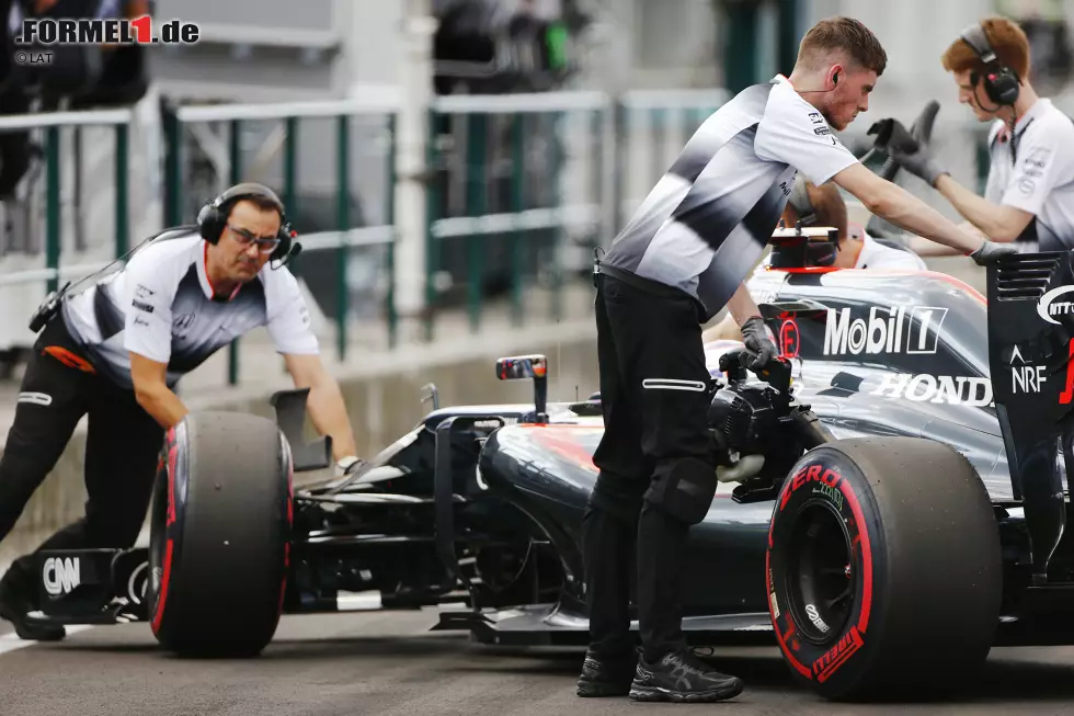 Foto zur News: Fernando Alonso (McLaren)