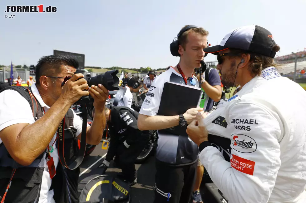 Foto zur News: Fernando Alonso (McLaren)