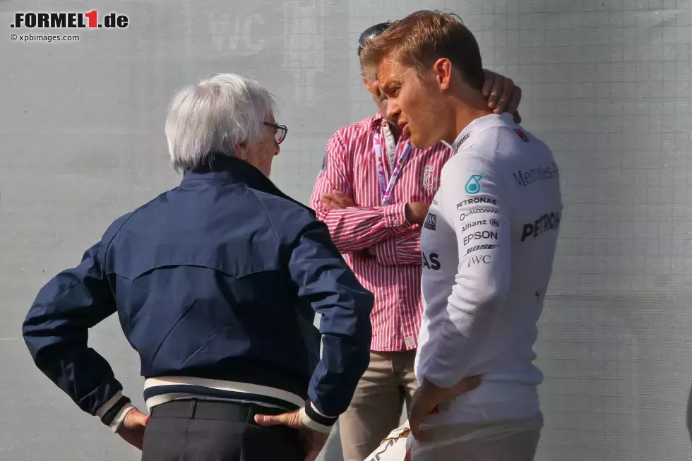 Foto zur News: Bernie Ecclestone und Nico Rosberg (Mercedes)