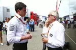 Foto zur News: Toto Wolff und Charlie Whiting