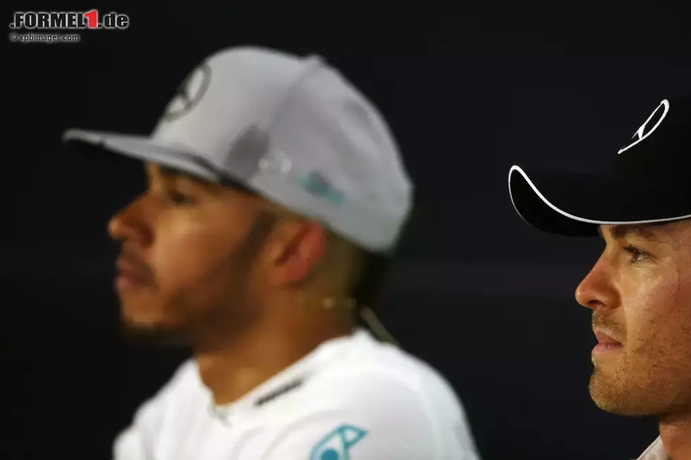 Foto zur News: Nico Rosberg (Mercedes) und Lewis Hamilton (Mercedes)