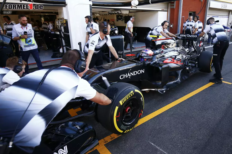 Foto zur News: Jenson Button (McLaren)