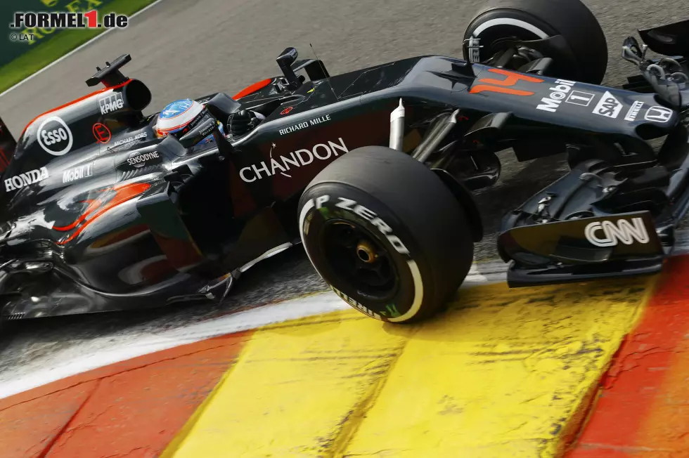 Foto zur News: Fernando Alonso (McLaren)