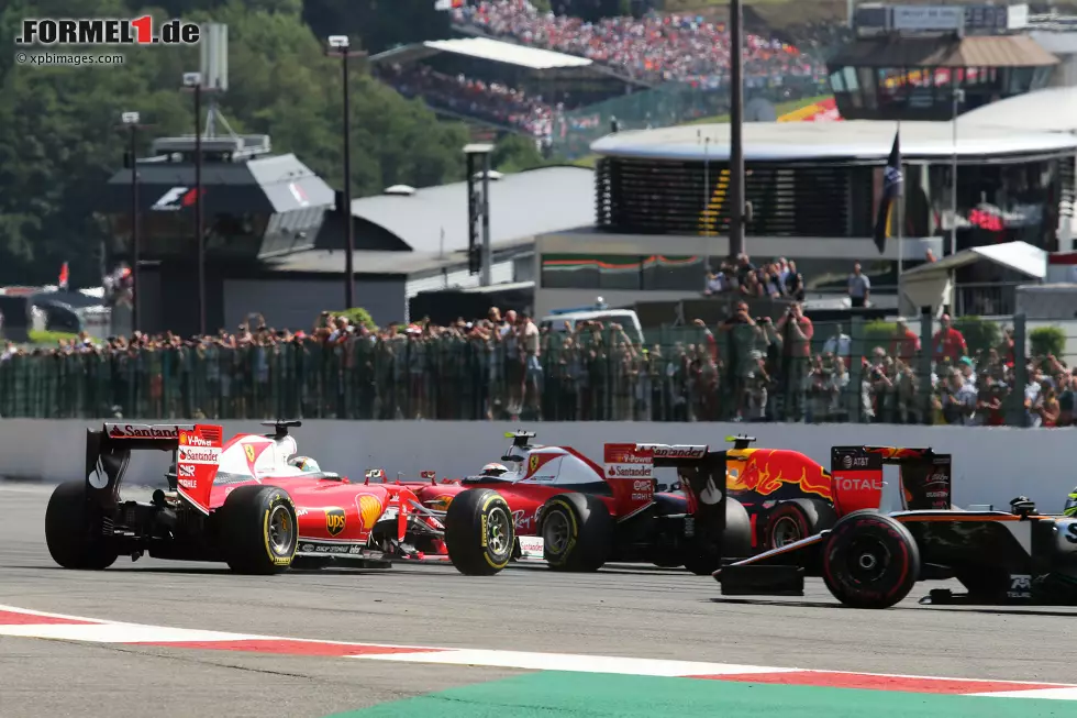 Foto zur News: Sebastian Vettel (Ferrari) und Kimi Räikkönen (Ferrari)