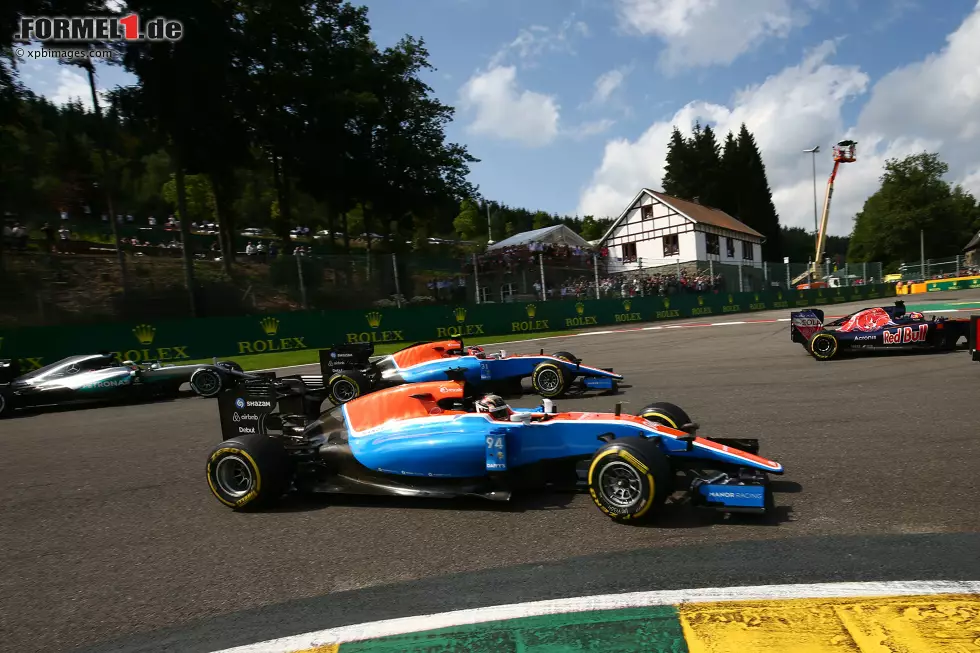 Foto zur News: Pascal Wehrlein (Manor) und Esteban Ocon (Manor)