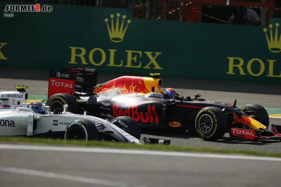 Foto zur News: Valtteri Bottas (Williams) und Max Verstappen (Red Bull)