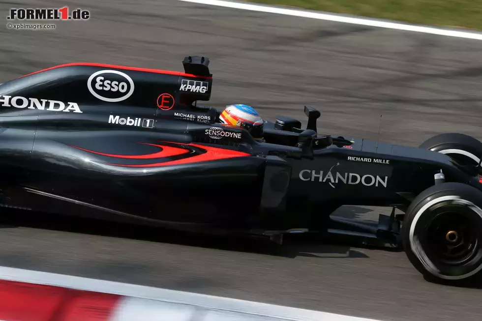 Foto zur News: Fernando Alonso (McLaren)