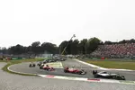 Foto zur News: Nico Rosberg (Mercedes), Sebastian Vettel (Ferrari), Kimi Räikkönen (Ferrari) und Valtteri Bottas (Williams)