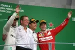 Foto zur News: Nico Rosberg (Mercedes), Lewis Hamilton (Mercedes) und Sebastian Vettel (Ferrari)