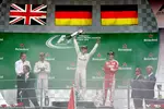 Foto zur News: Lewis Hamilton (Mercedes), Nico Rosberg (Mercedes) und Sebastian Vettel (Ferrari)