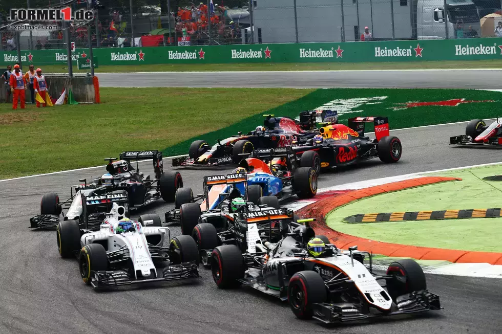 Foto zur News: Sergio Perez (Force India), Felipe Massa (Williams) und Nico Hülkenberg (Force India)