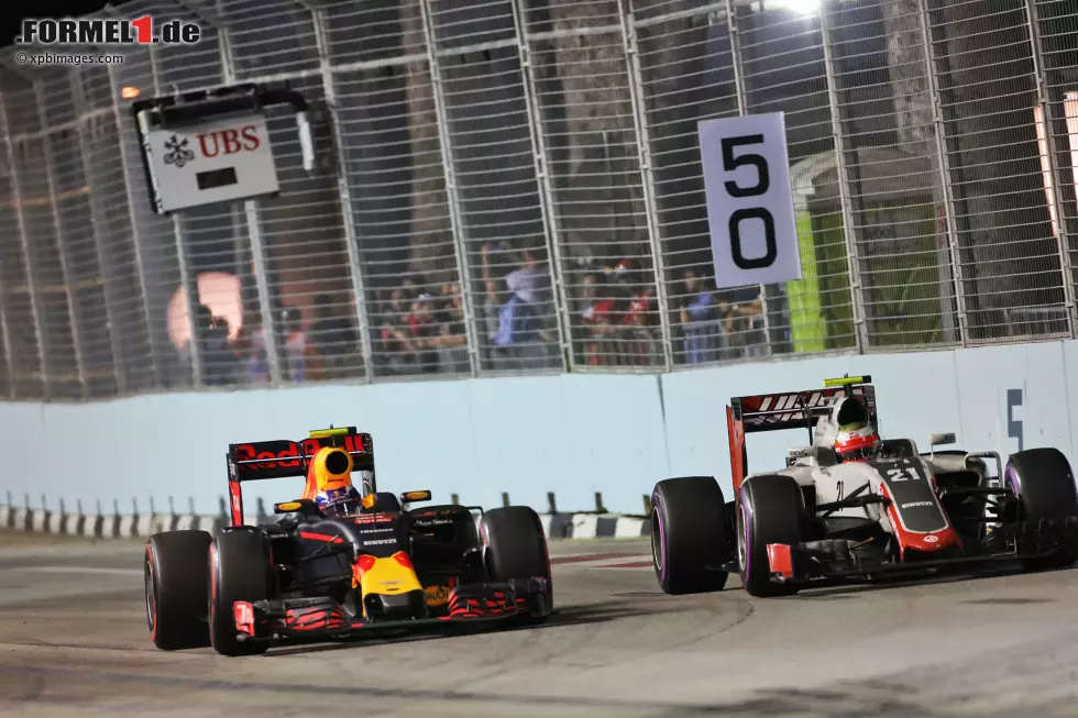 Foto zur News: Max Verstappen (Red Bull) und Esteban Gutierrez (Haas)