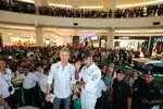 Foto zur News: Nico Rosberg (Mercedes) und Lewis Hamilton (Mercedes)