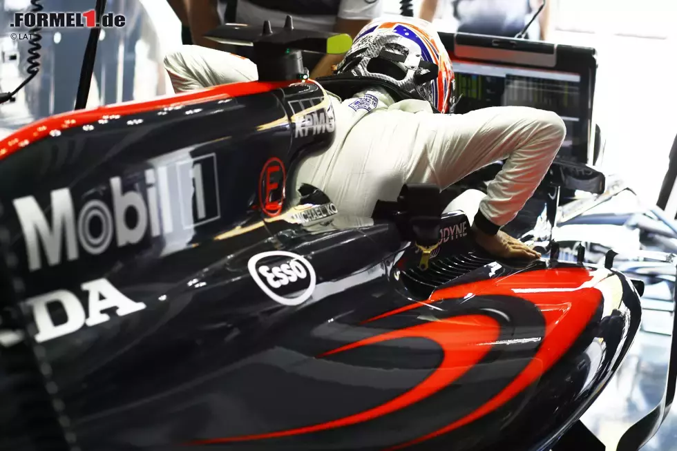 Foto zur News: Jenson Button (McLaren)