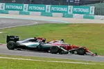 Foto zur News: Nico Rosberg (Mercedes) und Sebastian Vettel (Ferrari)