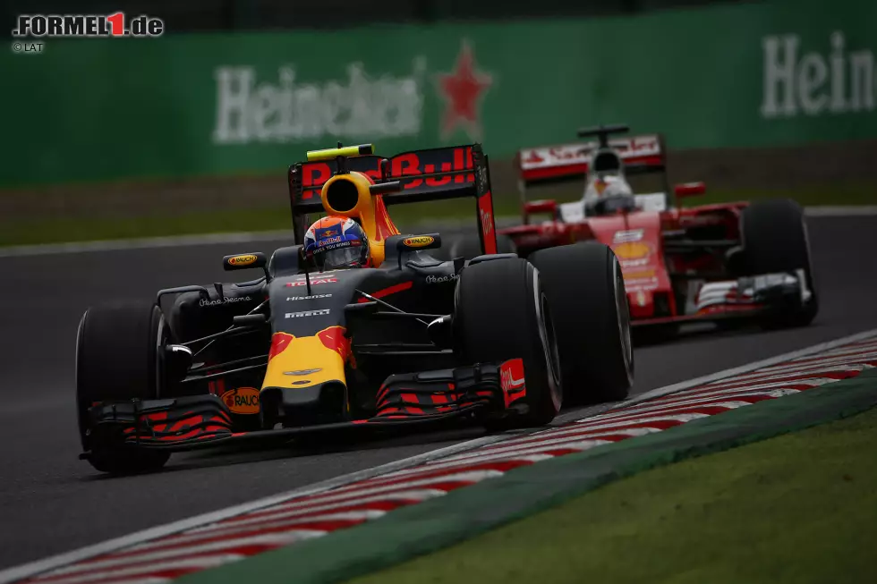 Foto zur News: Max Verstappen (Red Bull) und Sebastian Vettel (Ferrari)