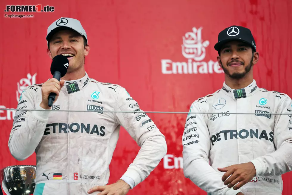 Foto zur News: Nico Rosberg (Mercedes) und Lewis Hamilton (Mercedes)