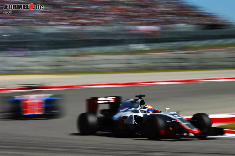 Foto zur News: Romain Grosjean (Haas) und Esteban Ocon (Manor)