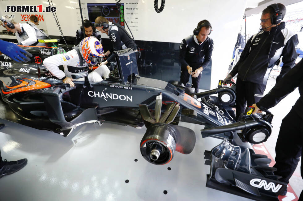 Foto zur News: Jenson Button (McLaren)