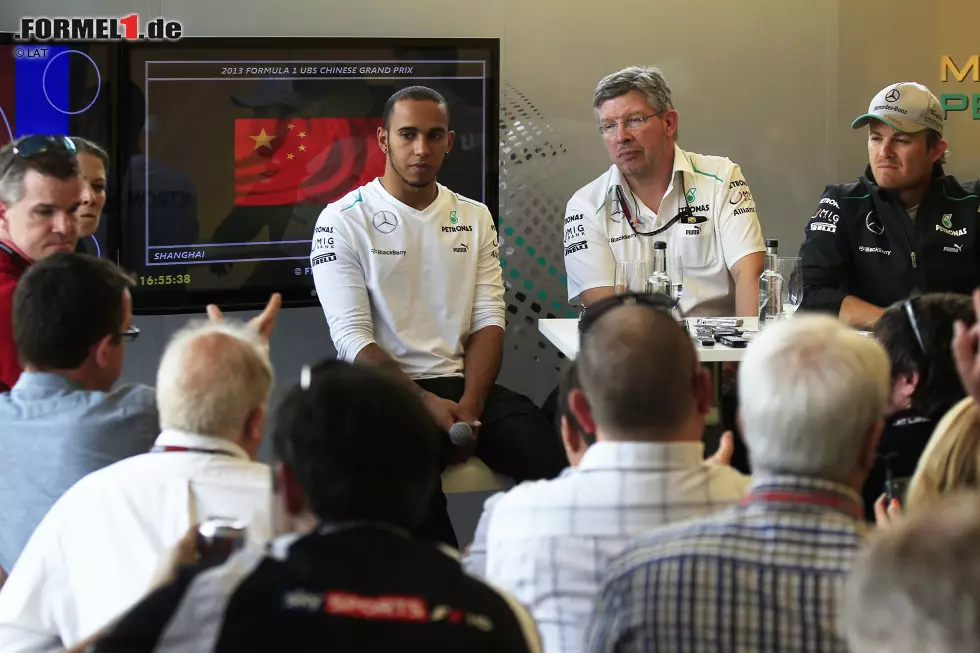 Foto zur News: Lewis Hamilton (Mercedes), Nico Rosberg (Mercedes) und Ross Brawn