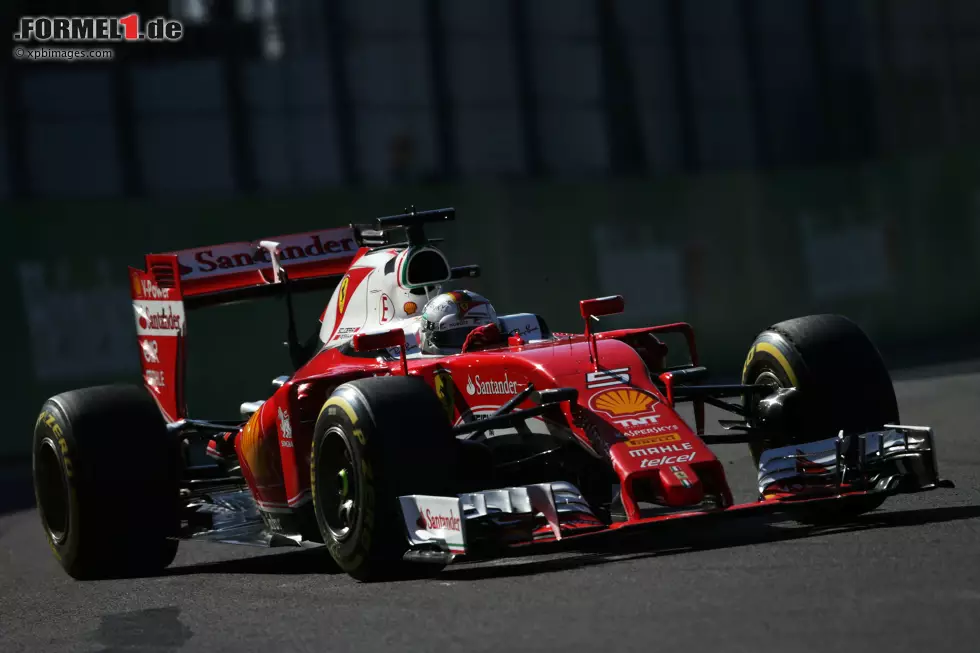 Foto zur News: Sebastian Vettel (Ferrari)