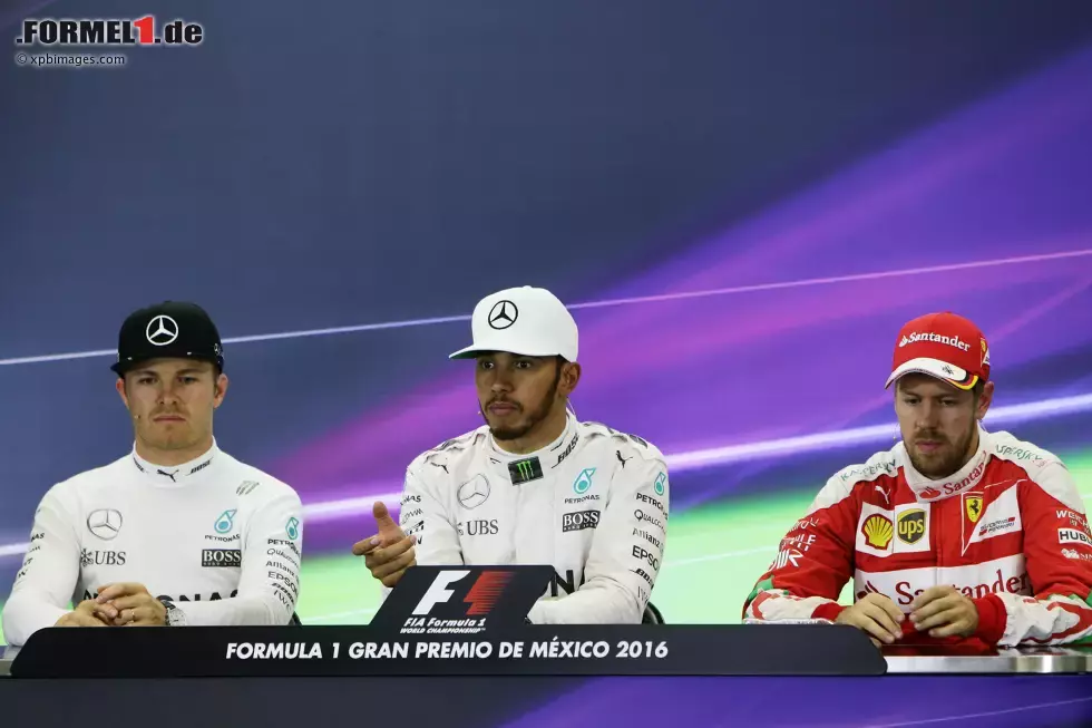 Foto zur News: Nico Rosberg (Mercedes), Lewis Hamilton (Mercedes) und Sebastian Vettel (Ferrari)