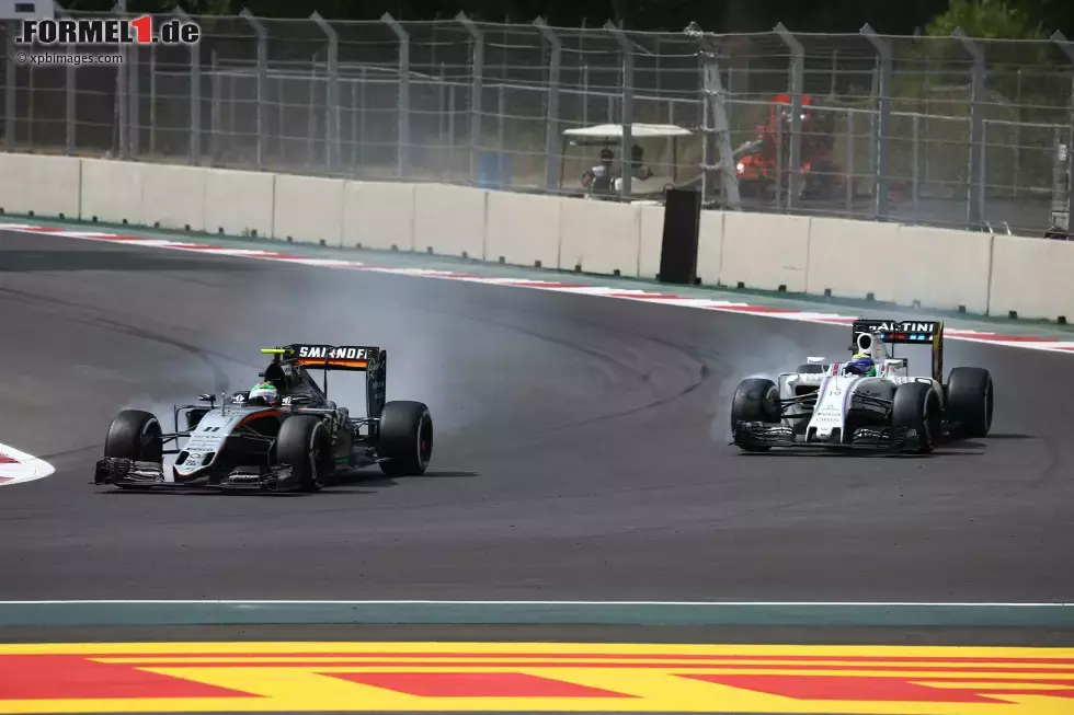 Foto zur News: Sergio Perez (Force India) und Felipe Massa (Williams)