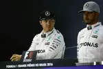 Foto zur News: Nico Rosberg (Mercedes) und Lewis Hamilton (Mercedes)