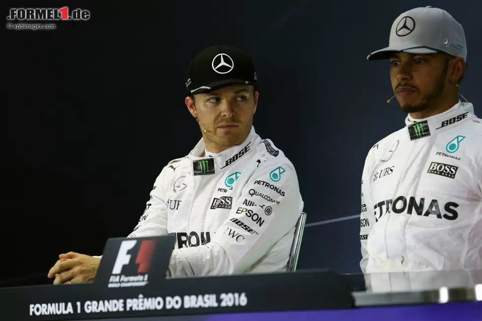 Foto zur News: Nico Rosberg (Mercedes) und Lewis Hamilton (Mercedes)