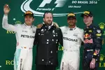 Foto zur News: Lewis Hamilton (Mercedes), Nico Rosberg (Mercedes) und Max Verstappen (Red Bull)