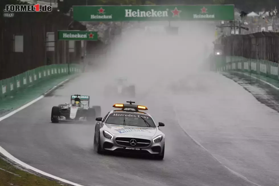 Foto zur News: Lewis Hamilton (Mercedes) und Nico Rosberg (Mercedes)