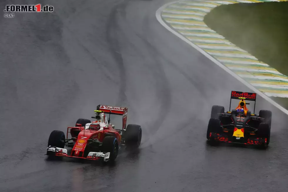 Foto zur News: Kimi Räikkönen (Ferrari) und Max Verstappen (Red Bull)