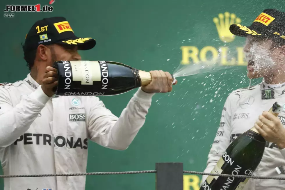 Foto zur News: Lewis Hamilton (Mercedes) und Nico Rosberg (Mercedes)