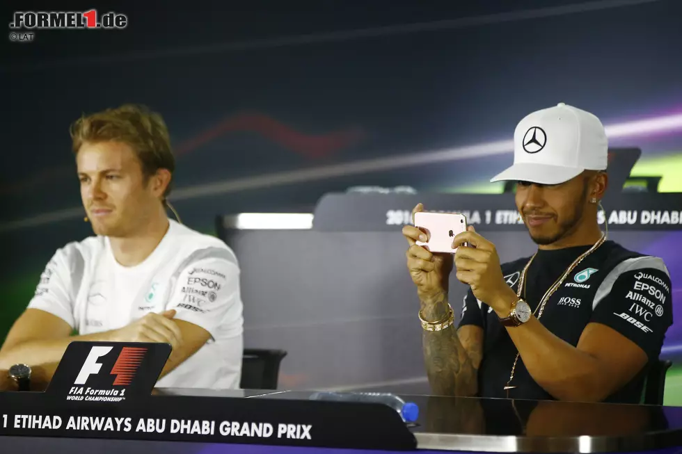 Foto zur News: Lewis Hamilton (Mercedes) und Nico Rosberg (Mercedes)