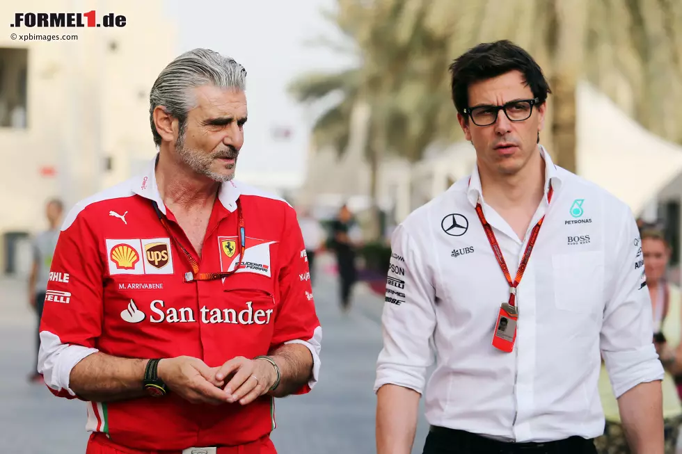 Foto zur News: Maurizio Arrivabene und Toto Wolff