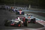 Foto zur News: Romain Grosjean (Haas), Esteban Gutierrez (Haas) und Esteban Ocon (Manor)