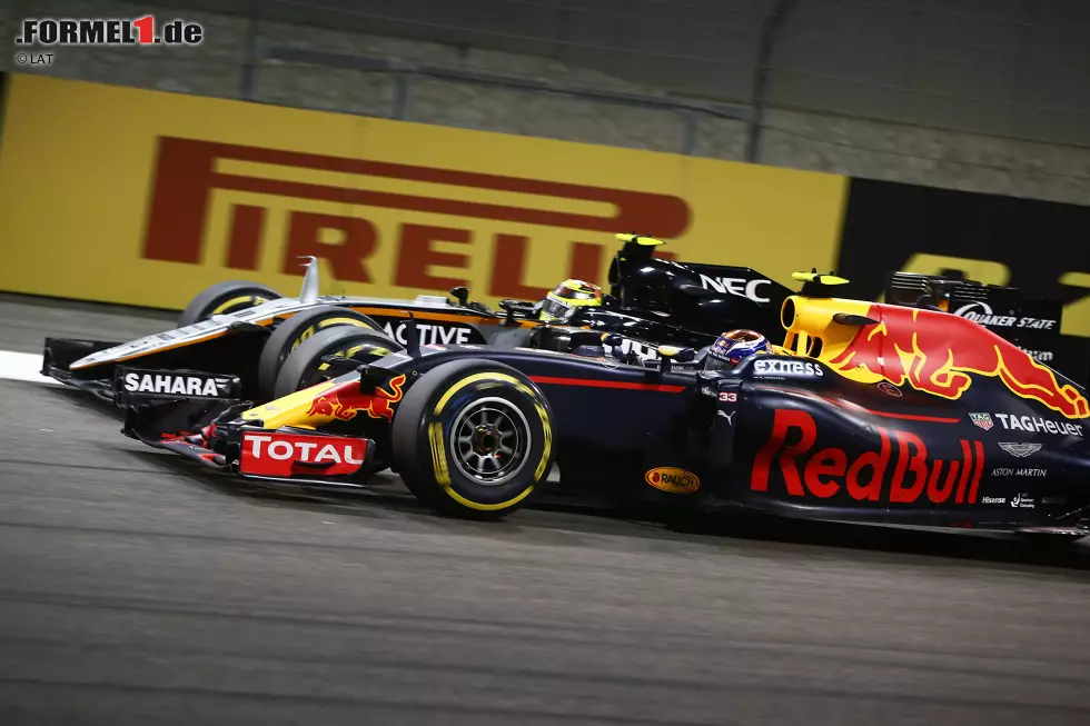 Foto zur News: Max Verstappen (Red Bull) und Sergio Perez (Force India)