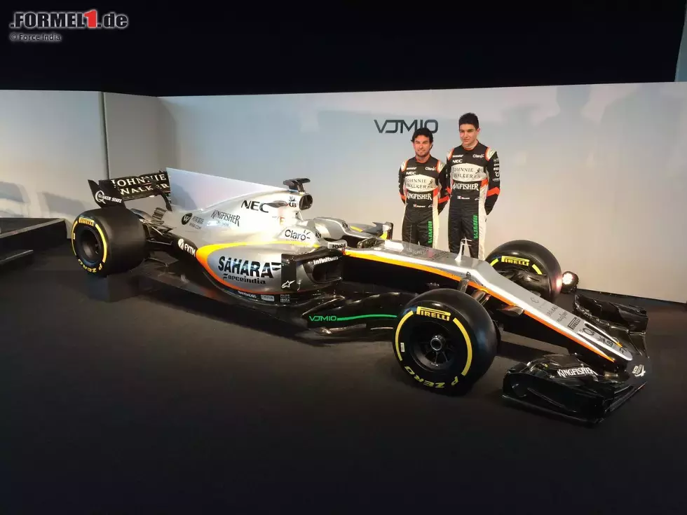 Foto zur News: Sergio Perez und Esteban Ocon