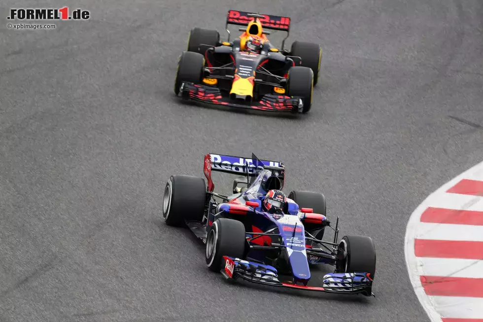 Foto zur News: Daniil Kwjat (Toro Rosso) und Max Verstappen (Red Bull)