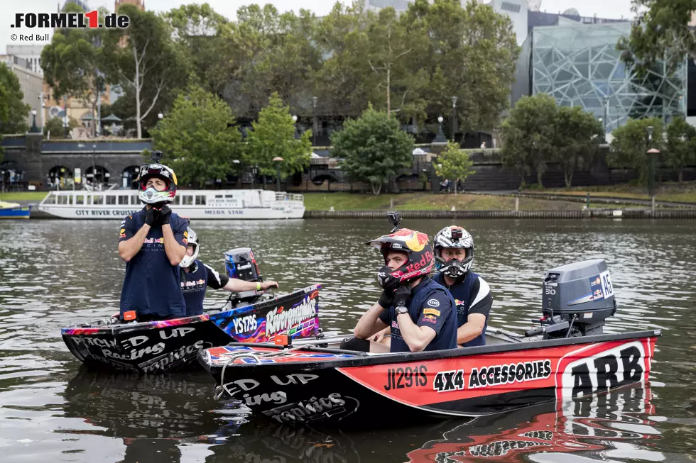 Foto zur News: Daniel Ricciardo und Max Verstappen (Red Bull)