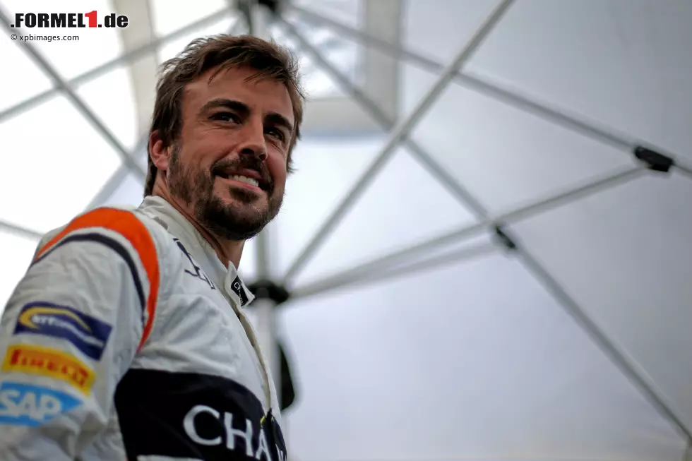 Foto zur News: Fernando Alonso (McLaren)