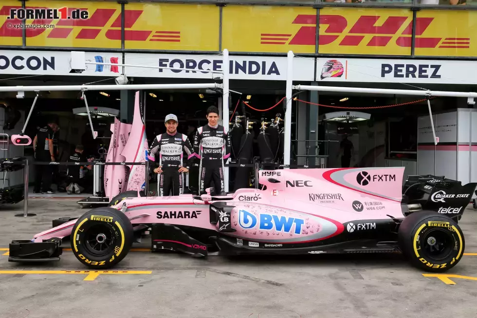 Foto zur News: Sergio Perez (Force India) und Esteban Ocon (Force India)