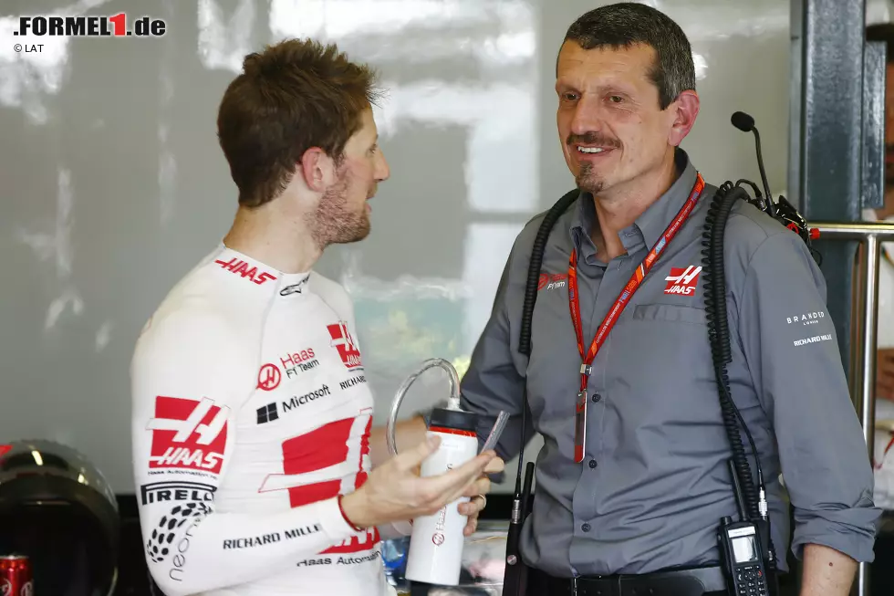 Foto zur News: Romain Grosjean und Günther Steiner (Haas)