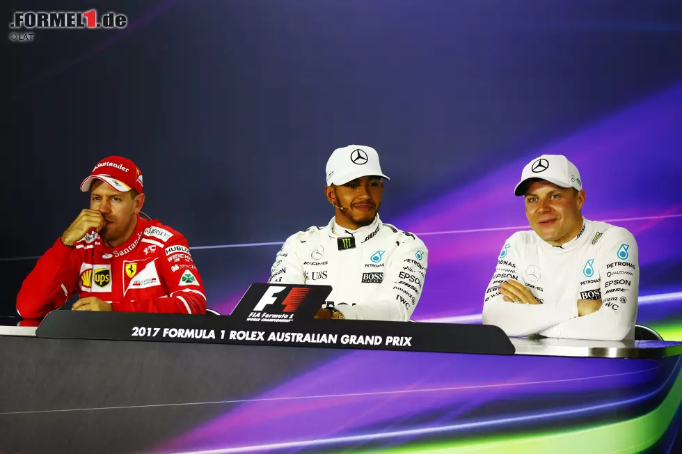 Foto zur News: Sebastian Vettel (Ferrari), Lewis Hamilton (Mercedes) und Valtteri Bottas (Mercedes)