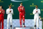 Foto zur News: Sebastian Vettel (Ferrari), Lewis Hamilton (Mercedes) und Valtteri Bottas (Mercedes)