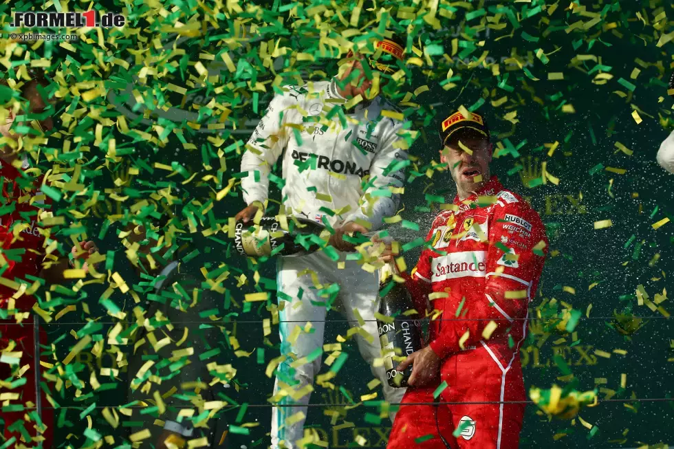 Foto zur News: Lewis Hamilton (Mercedes) und Sebastian Vettel (Ferrari)