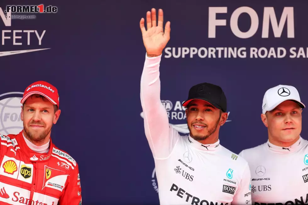 Foto zur News: Sebastian Vettel (Ferrari), Lewis Hamilton (Mercedes) und Valtteri Bottas (Mercedes)