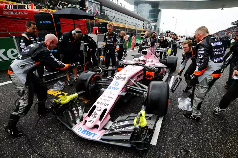 Foto zur News: Sergio Perez (Force India)