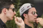 Foto zur News: Esteban Ocon (Force India) und Sergio Perez (Force India)