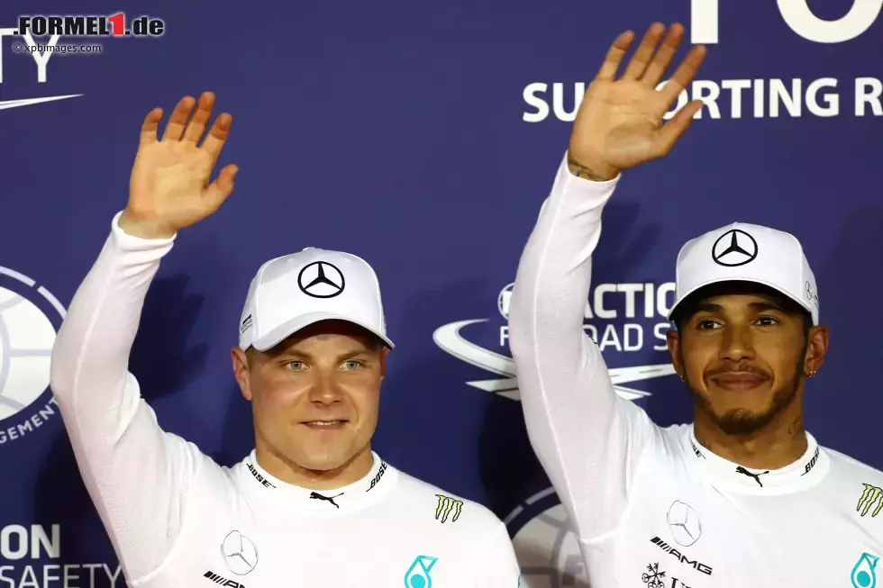 Foto zur News: Valtteri Bottas (Mercedes) und Lewis Hamilton (Mercedes)